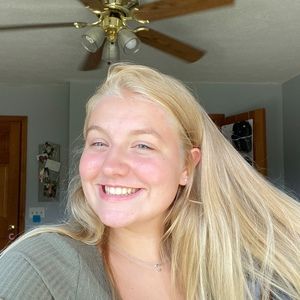 Meet your Posher, Carolyn